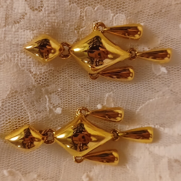 Vintage Anne Klein earrings. - Picture 2 of 5